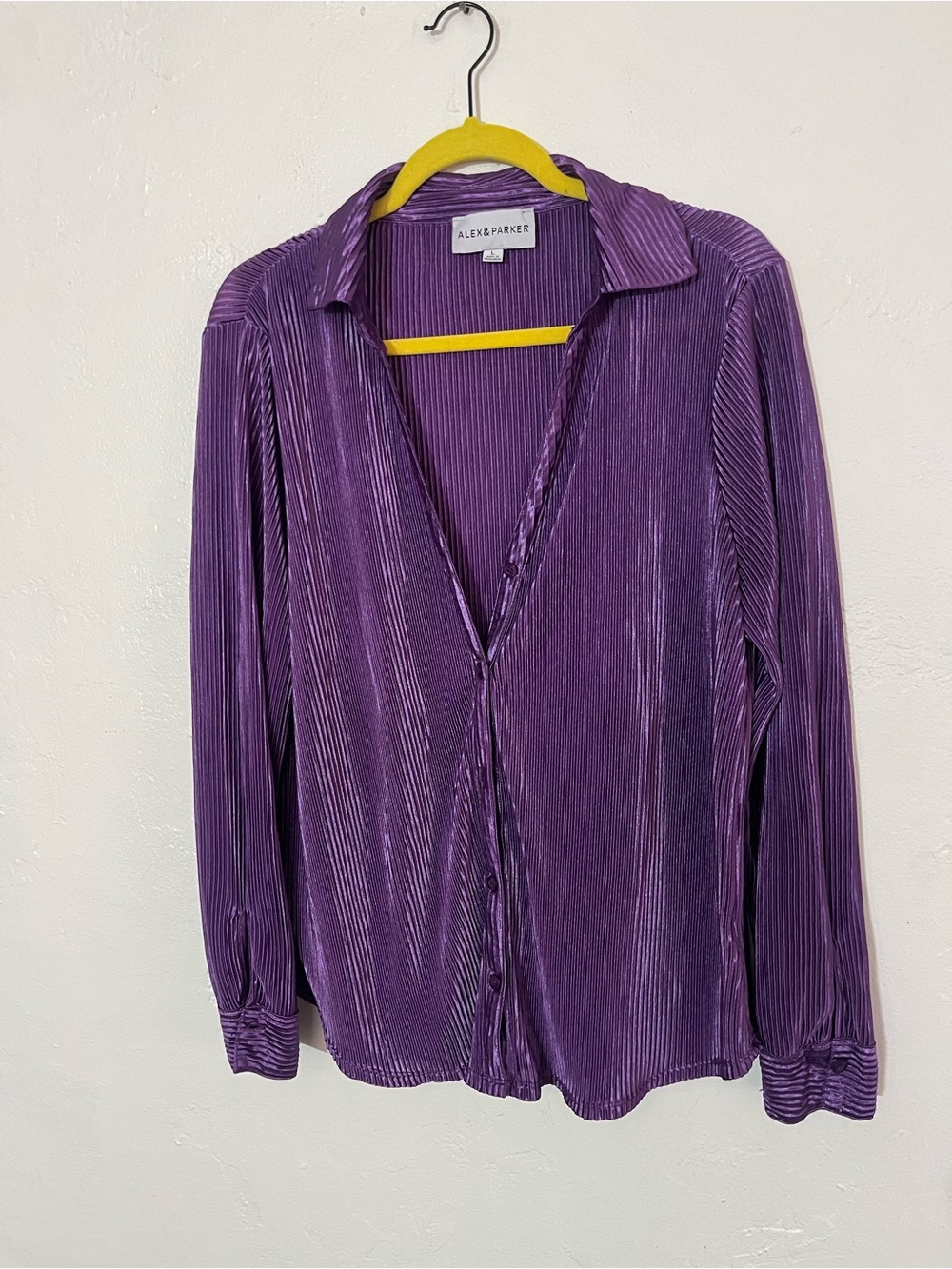 Alex & Parker Accordion Purple Pleated Button-Up Shirt V Neck Shiny Womens EUC